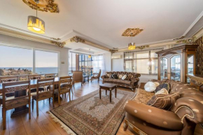 Exceptional Apartment with Sea View near Mermerli Beach in Muratpasa, Antalya
